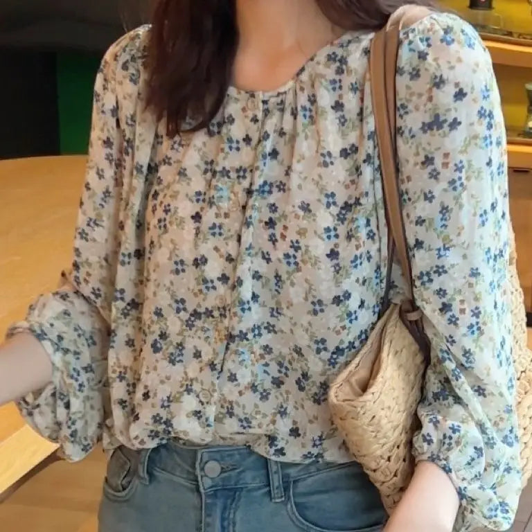 Floral Breeze Blouse – Casual Long Sleeve